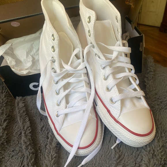 NIB Unisex Converse Chucks - Picture 3 of 11